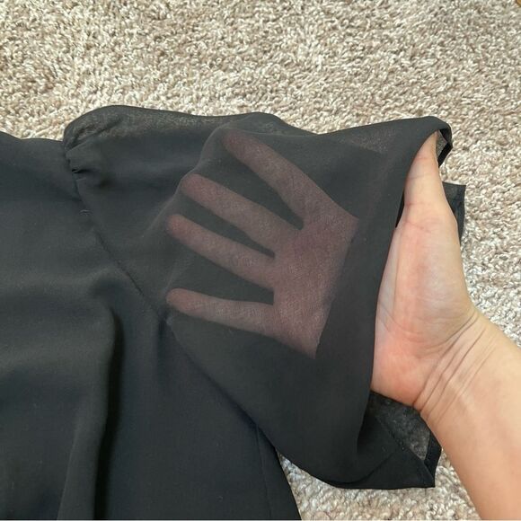 Bebe Flutter Sleeve Blouse - Picture 5 of 10